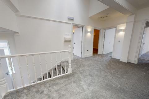 4 bedroom penthouse to rent, Kings Road