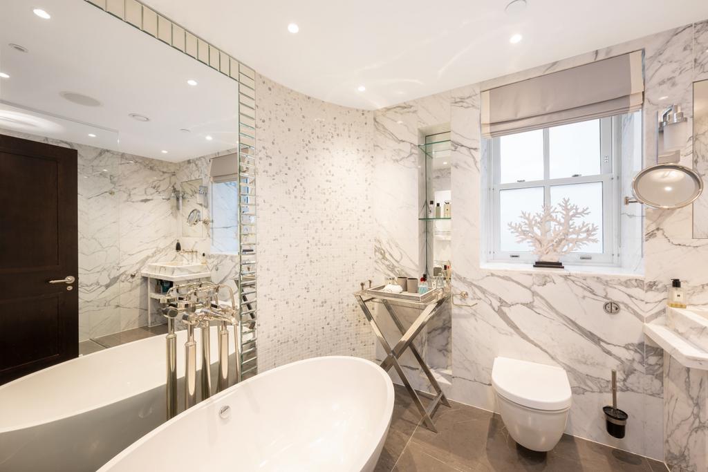 Principal Bathroom