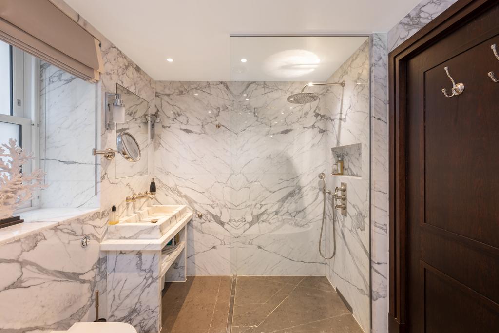 Principal Bathroom