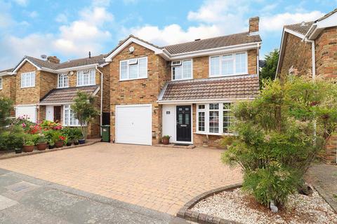 4 bedroom detached house for sale, Brooklands, Wickford, Essex, SS12