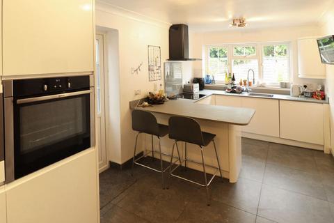 4 bedroom detached house for sale, Brooklands, Wickford, Essex, SS12