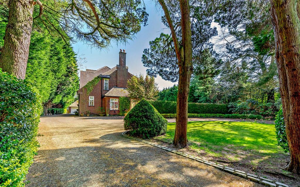 Carriage Driveway