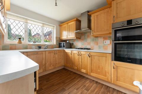 9 Bishops Mead, Laverstock, Salisbury, SP1 1RU