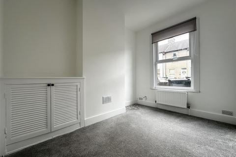 2 bedroom terraced house to rent, Five Ash Road, Gravesend
