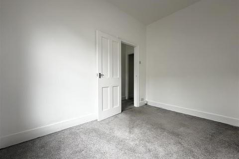 2 bedroom terraced house to rent, Five Ash Road, Gravesend