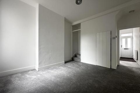 2 bedroom terraced house to rent, Five Ash Road, Gravesend