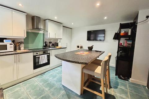 2 bedroom terraced house for sale, Etna Street, Bradford BD7