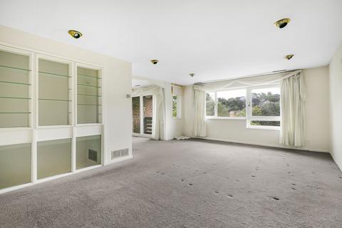 undefined, Alder Croft, Coulsdon, CR5 2SN
