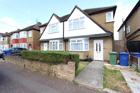 3 bedroom house to rent, Heathview Road, Grays, RM16