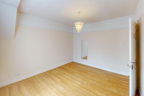 3 bedroom house to rent, Heathview Road, Grays, RM16