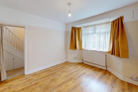 3 bedroom house to rent, Heathview Road, Grays, RM16