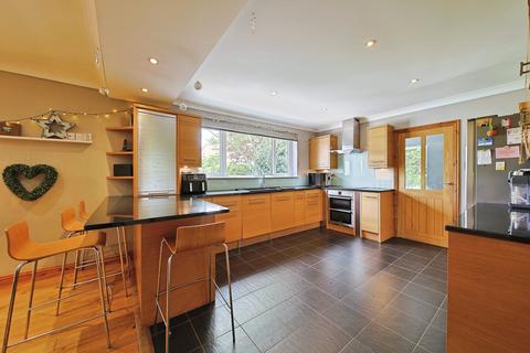 4 bedroom detached house for sale, Ferry Road, Goxhill, DN19 7LD