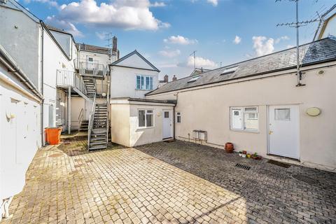 1 bedroom apartment for sale, Globe Court, Dowell Street, Honiton