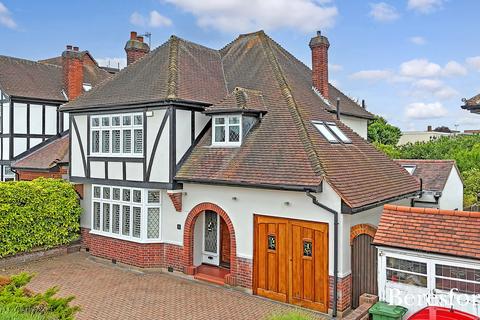 undefined, Parkland Avenue, Romford, RM1
