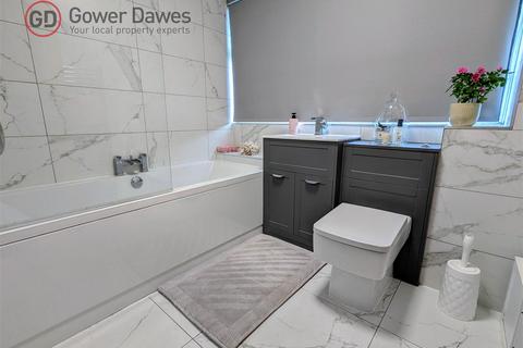 11 Coleridge Road, Tilbury, RM18 8EE