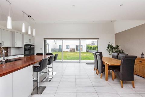 80 Marine Parade, Whitstable, CT5 2BA