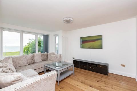 80 Marine Parade, Whitstable, CT5 2BA