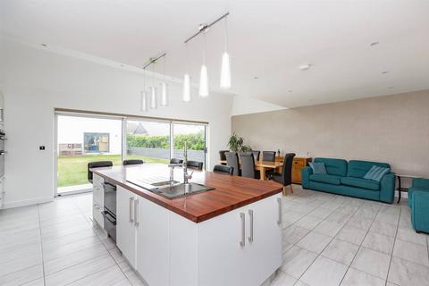 80 Marine Parade, Whitstable, CT5 2BA
