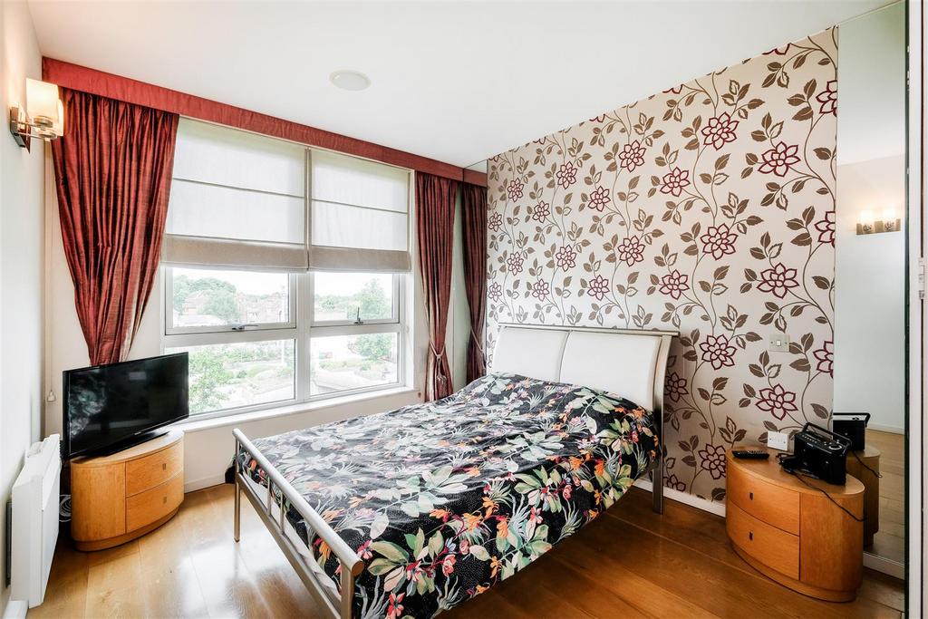 112 Regency Court-11.jpg