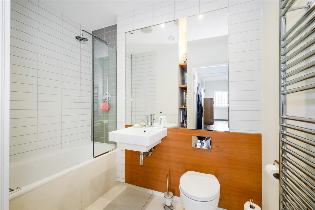 112 Regency Court-13.jpg