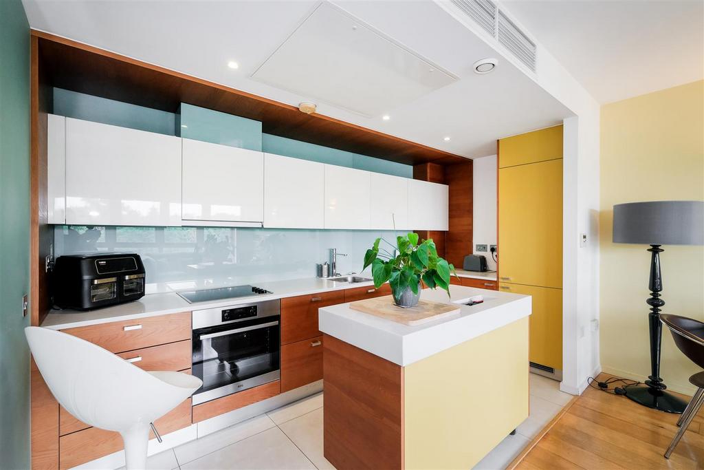112 Regency Court-2.jpg