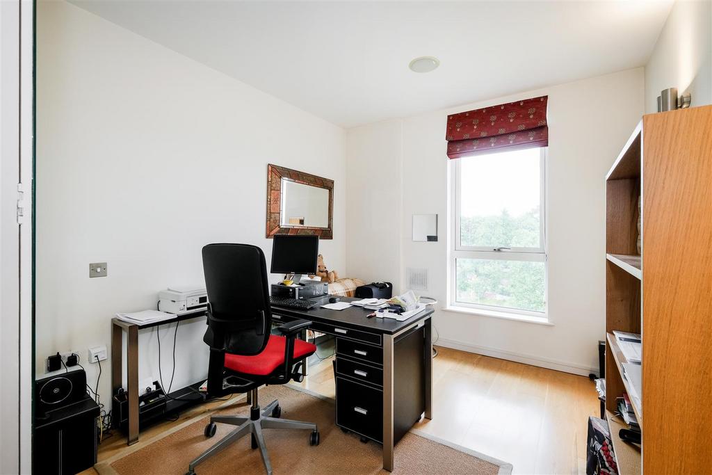 112 Regency Court-8.jpg