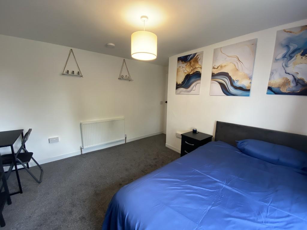 Room 2 (2)
