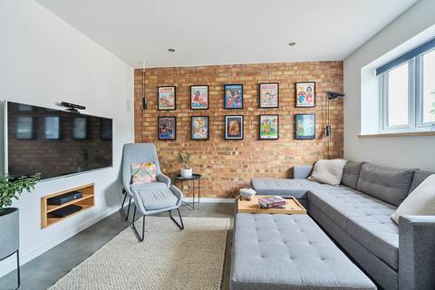 4 bedroom semi-detached house for sale, Whitehall Lane, Buckhurst Hill