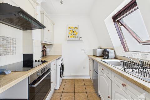 undefined, Victoria Court, Victoria Drive