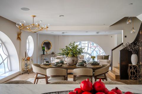 3 bedroom penthouse for sale, Southampton Street, Covent Garden WC2