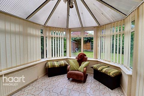 undefined, Hinckley LE10