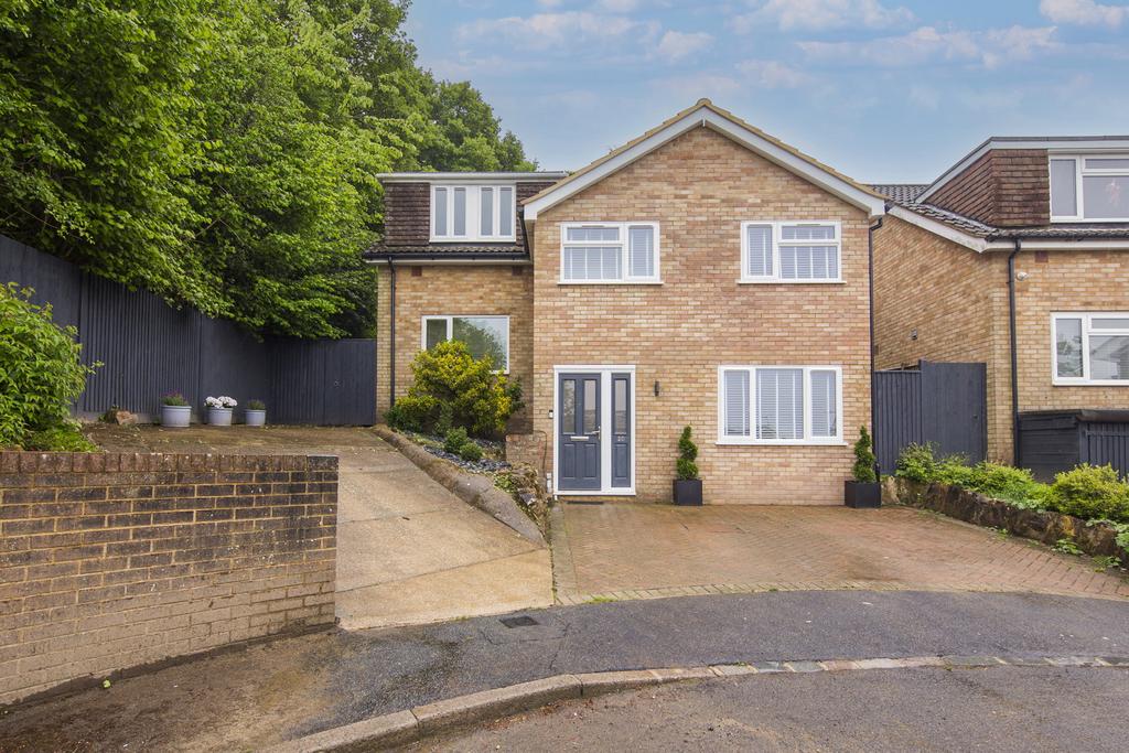 4 bedroom detached house for sale in Crowborough on OnTheMarket