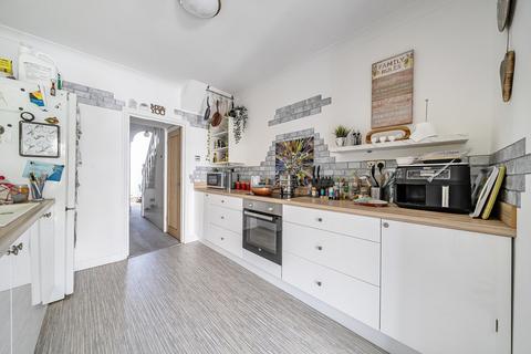 166 Pinhoe Road, Exeter, EX4 7HJ