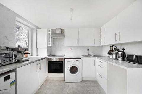 3 bedroom apartment for sale, The Sandlings, London N22