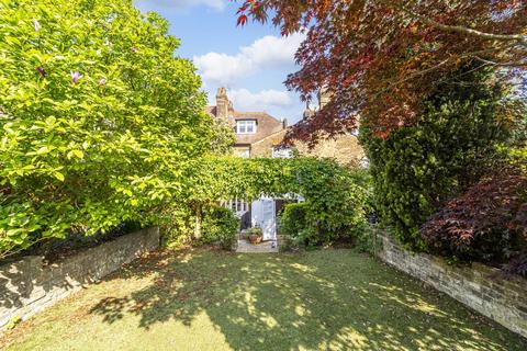 5 Southwood Avenue, London, N6 5RY