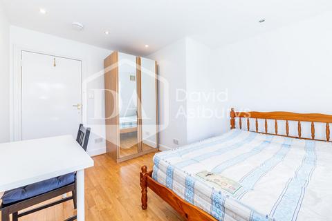 3 bedroom apartment to rent, Criterion Mews, Archway, London