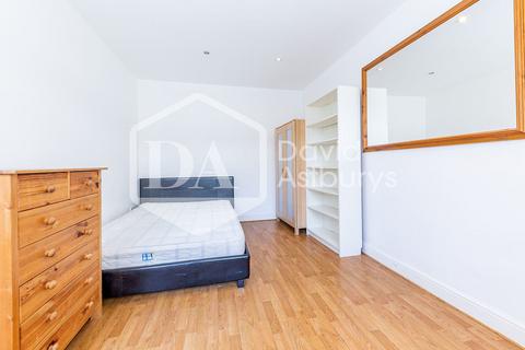3 bedroom apartment to rent, Criterion Mews, Archway, London
