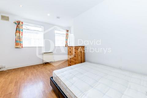 3 bedroom apartment to rent, Criterion Mews, Archway, London