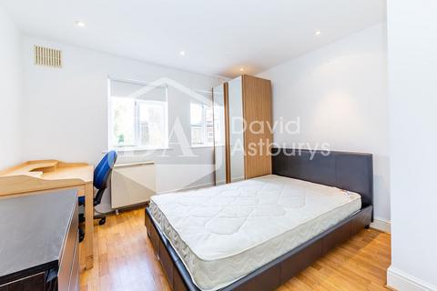 3 bedroom apartment to rent, Criterion Mews, Archway, London