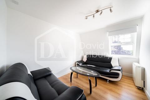 3 bedroom apartment to rent, Criterion Mews, Archway, London