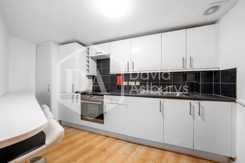 3 bedroom apartment to rent, Criterion Mews, Archway, London