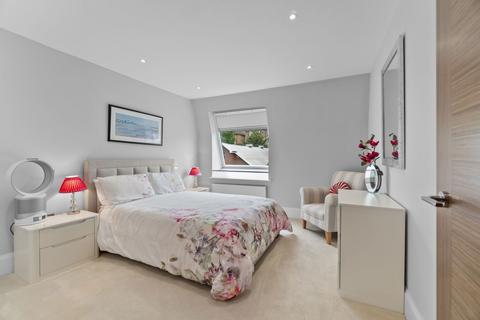 Apartment 15, Orbital House, 85 Croydon Road, Caterham, CR3 6PD