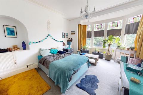 1 bedroom flat for sale, Bingley Road, Shipley
