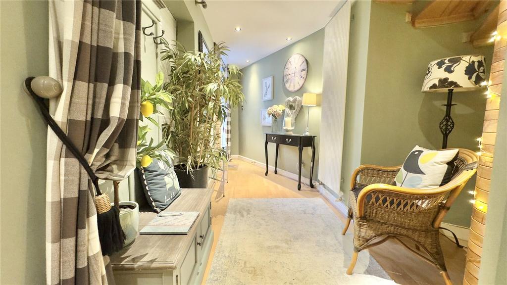 Hall BH Cottage