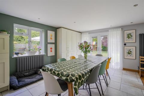 7 Oaklands Drive, Ascot, SL5 7NE