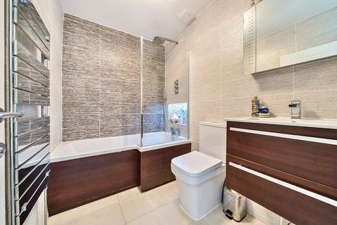 3 Stour Close, Keston, BR2 6BX