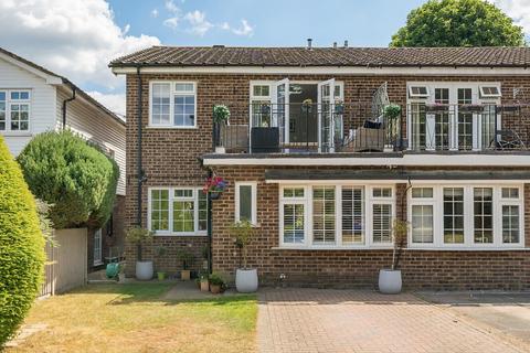 3 Stour Close, Keston, BR2 6BX
