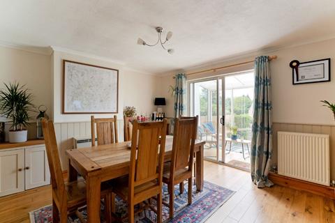 8 Springfield, Blockley, Moreton-in-marsh, GL56 9EE