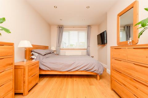 51 Fairview Road, Istead Rise, Gravesend, DA13 9DP