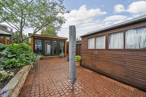 43 Ravenswood Crescent, West Wickham, BR4 0JH